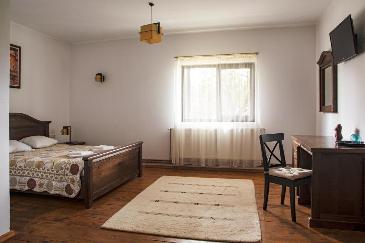 Andra's House
